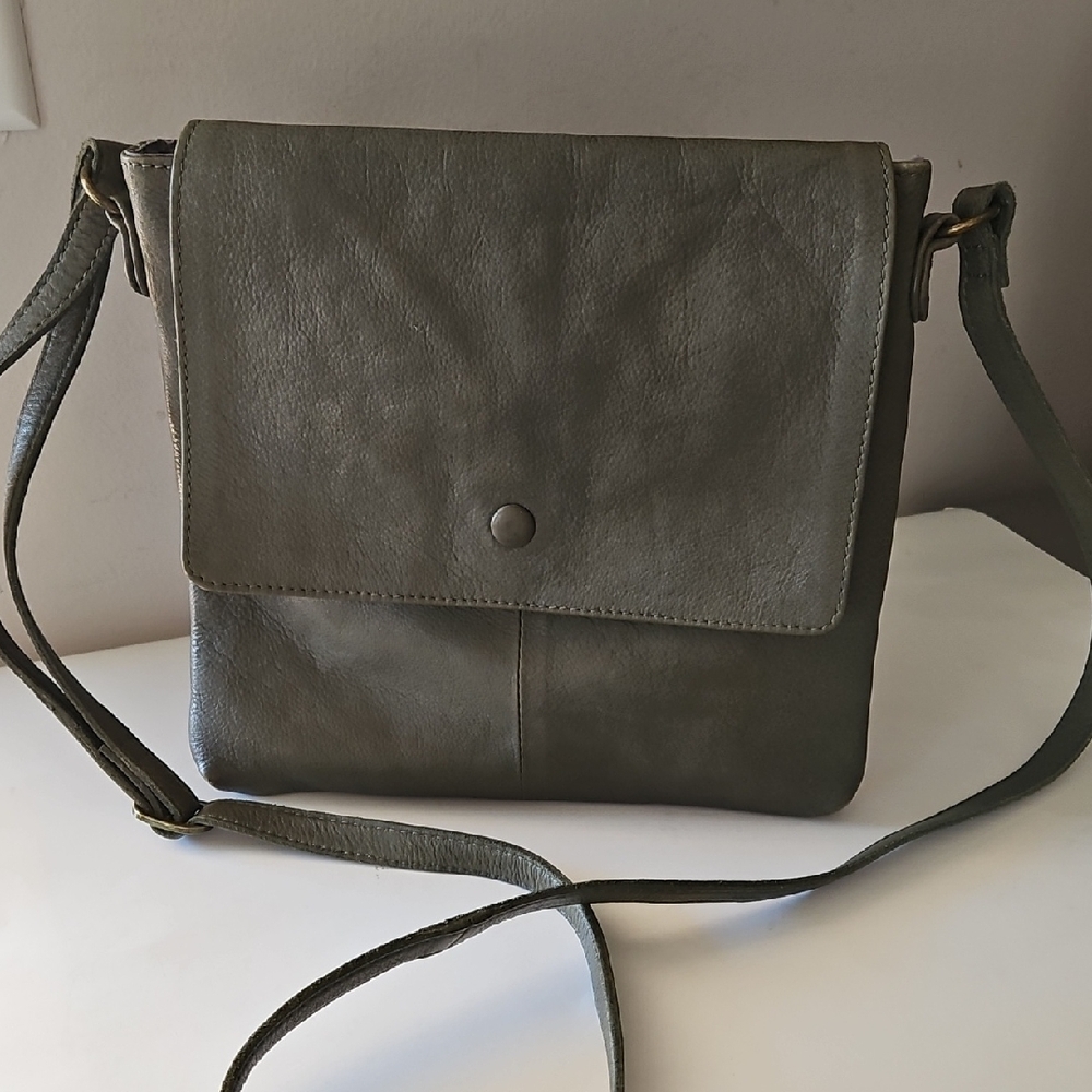Day & Mood Olive Green Leather Crossbody